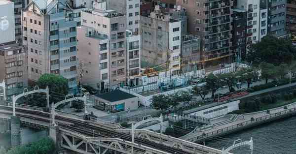 平地木命与路旁土命合不合？平地木命生在几月好？